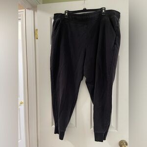 Black sweat pants. 2x.